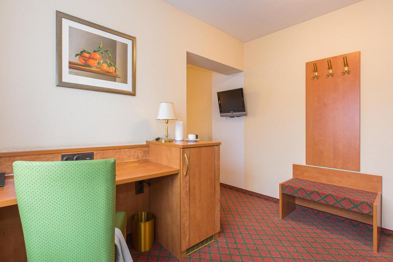 Lohmann'S Kapeller Hof Hotel Langenfeld  Buitenkant foto