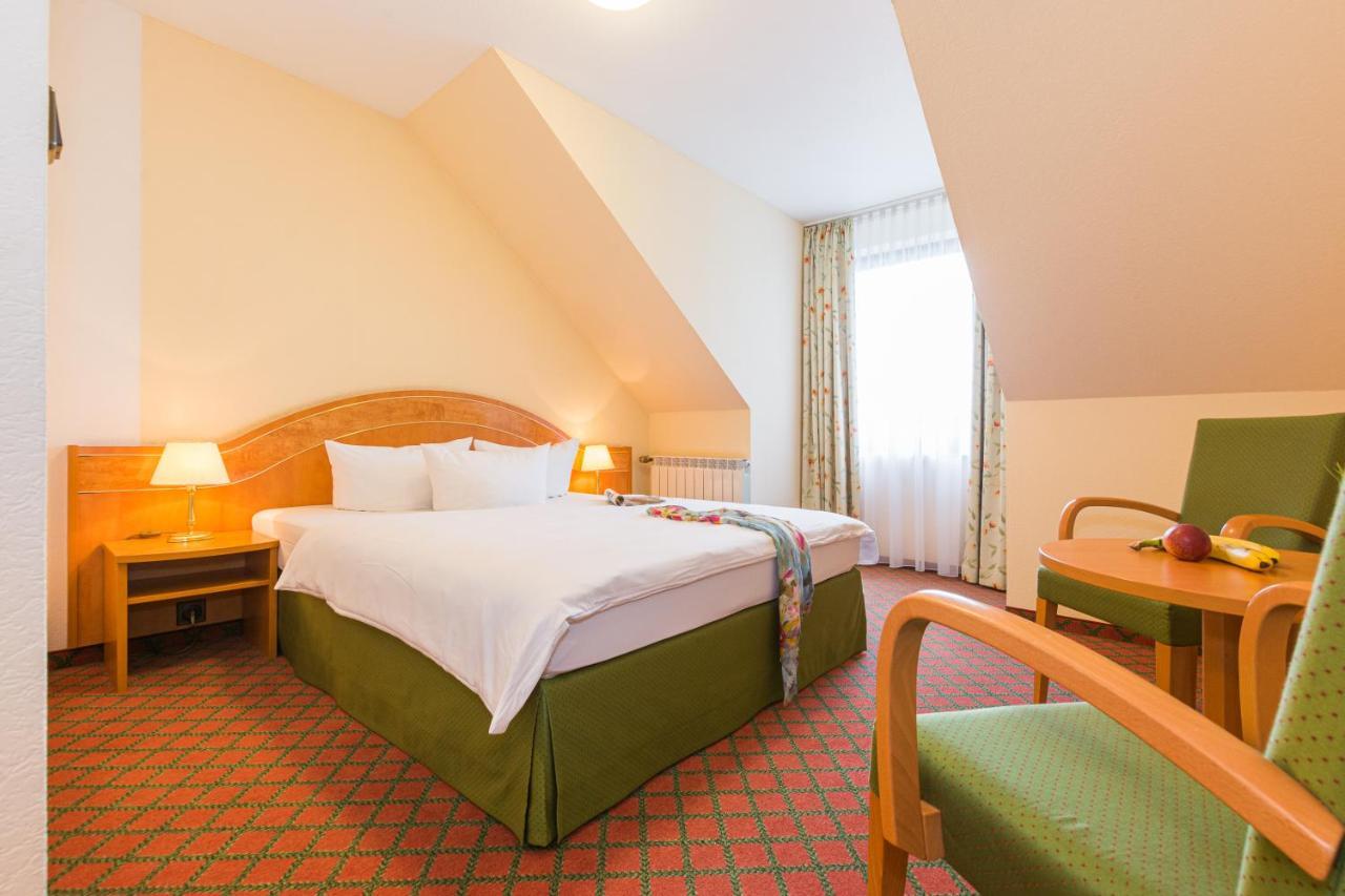 Lohmann'S Kapeller Hof Hotel Langenfeld  Buitenkant foto