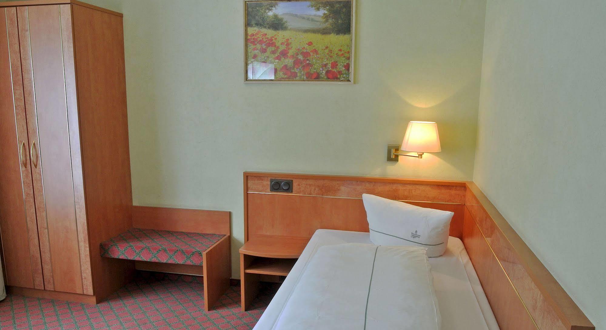 Lohmann'S Kapeller Hof Hotel Langenfeld  Buitenkant foto