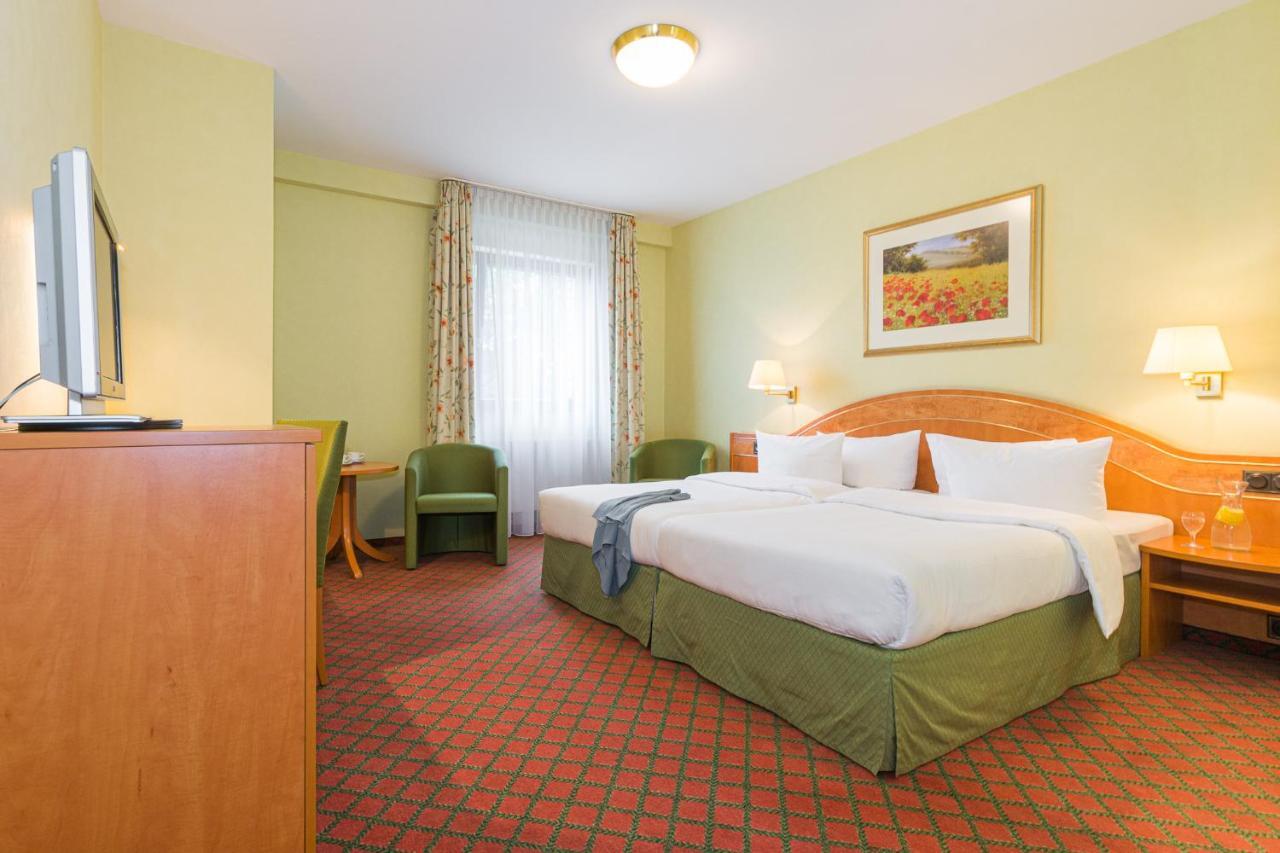 Lohmann'S Kapeller Hof Hotel Langenfeld  Buitenkant foto