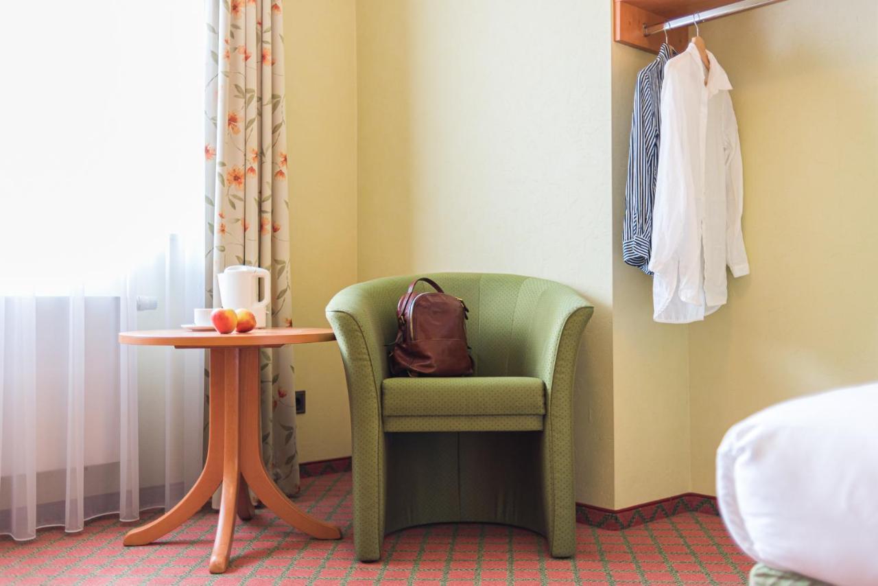 Lohmann'S Kapeller Hof Hotel Langenfeld  Buitenkant foto