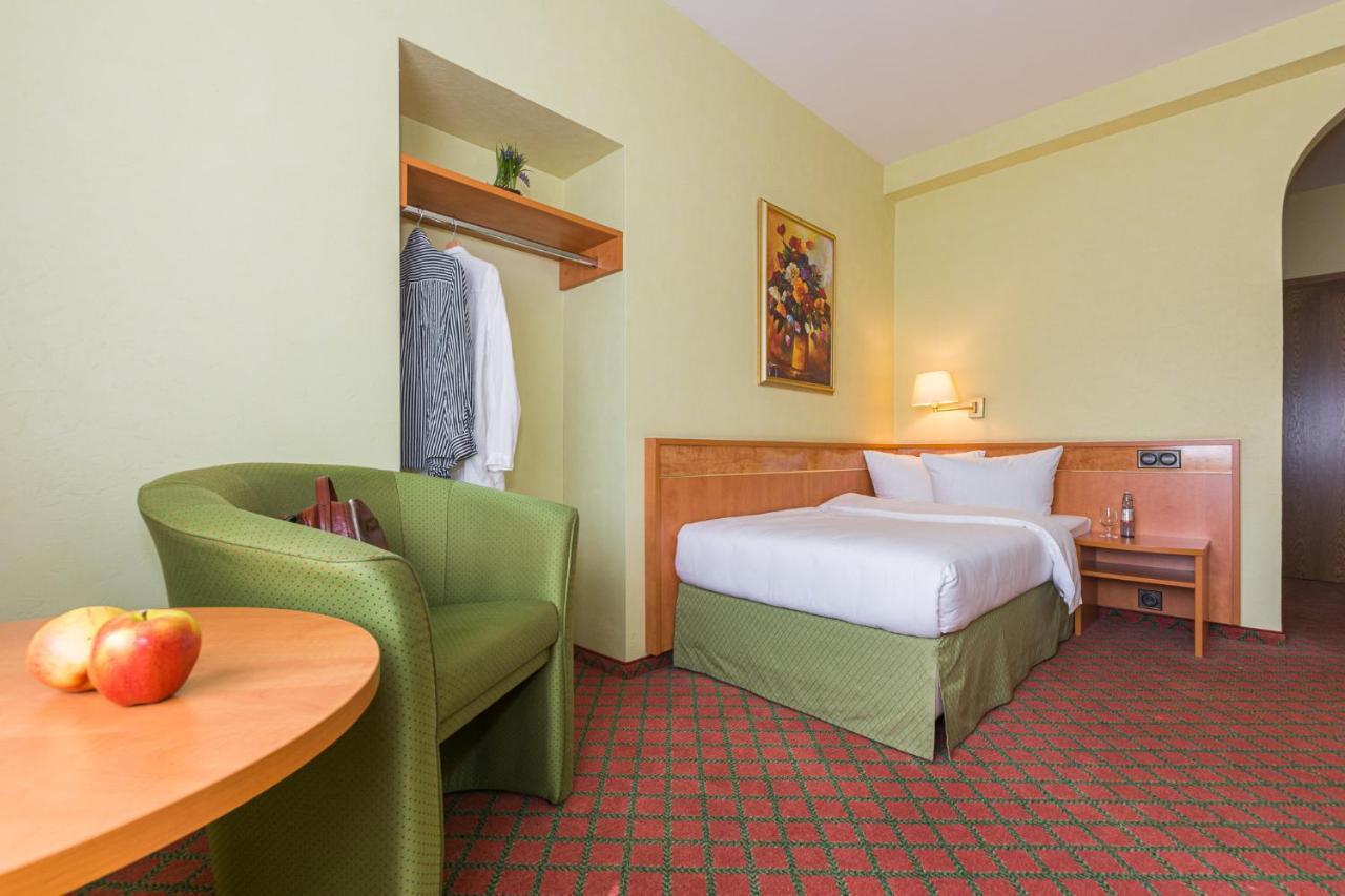 Lohmann'S Kapeller Hof Hotel Langenfeld  Buitenkant foto