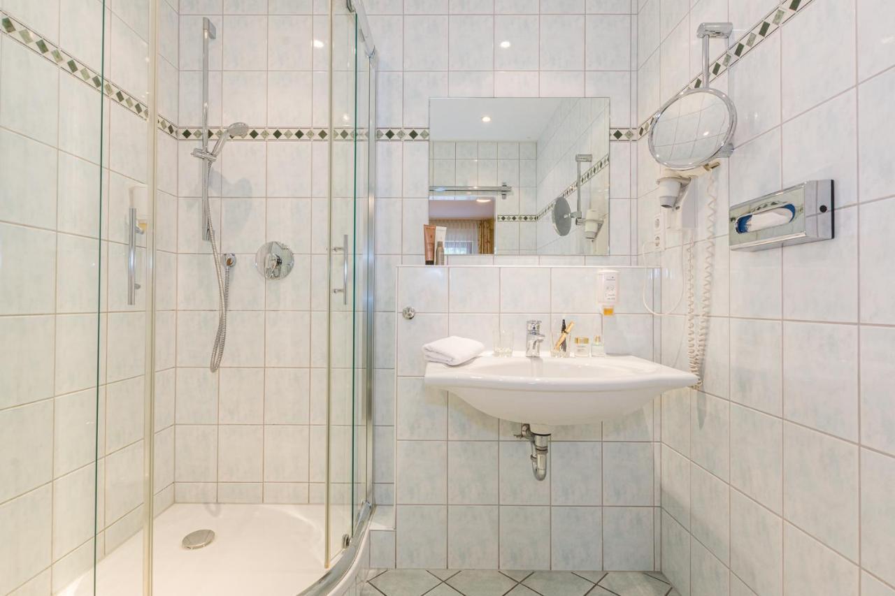 Lohmann'S Kapeller Hof Hotel Langenfeld  Buitenkant foto