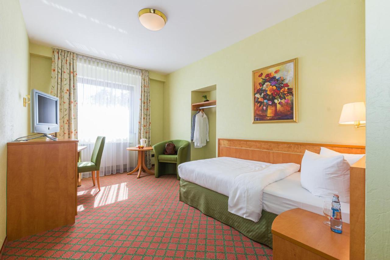 Lohmann'S Kapeller Hof Hotel Langenfeld  Buitenkant foto