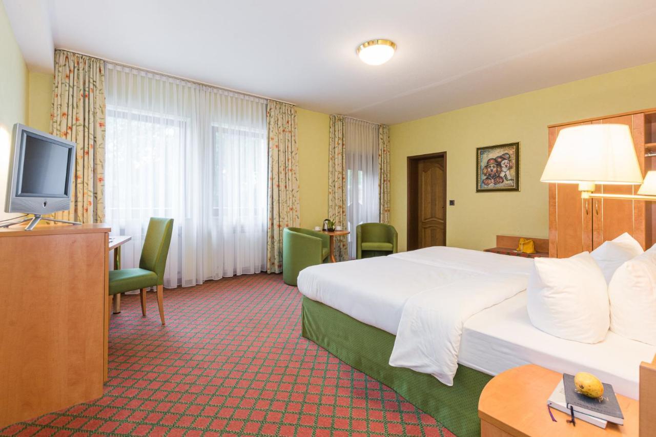 Lohmann'S Kapeller Hof Hotel Langenfeld  Buitenkant foto