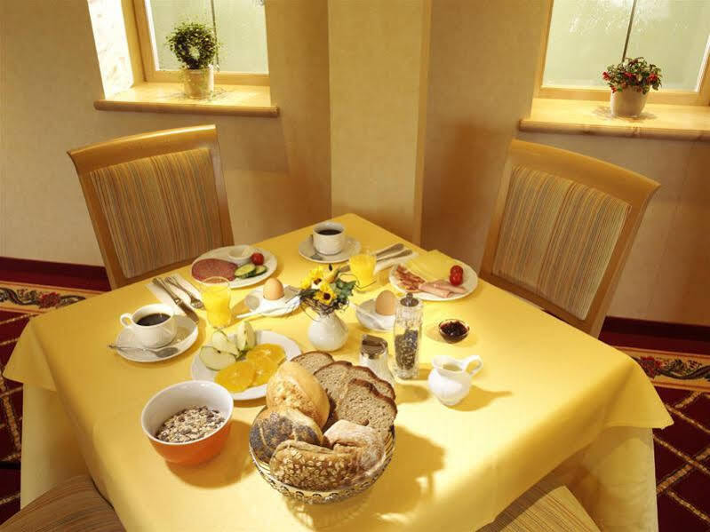 Lohmann'S Kapeller Hof Hotel Langenfeld  Buitenkant foto